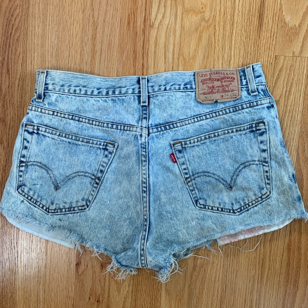 Used denim Levi shorts!! Size W34 L32
